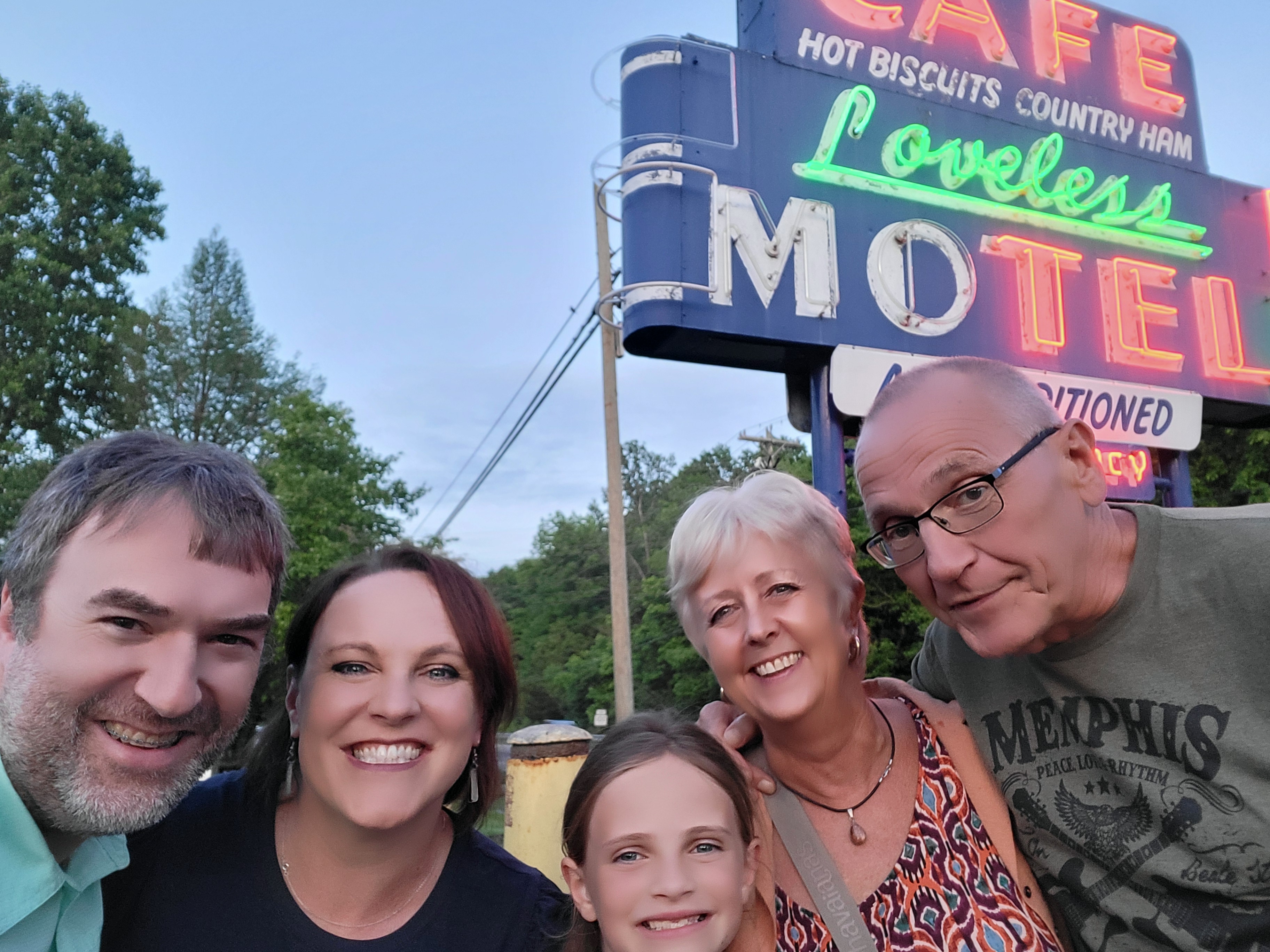 When Blog Friends Meet :: The Hungry Travellers