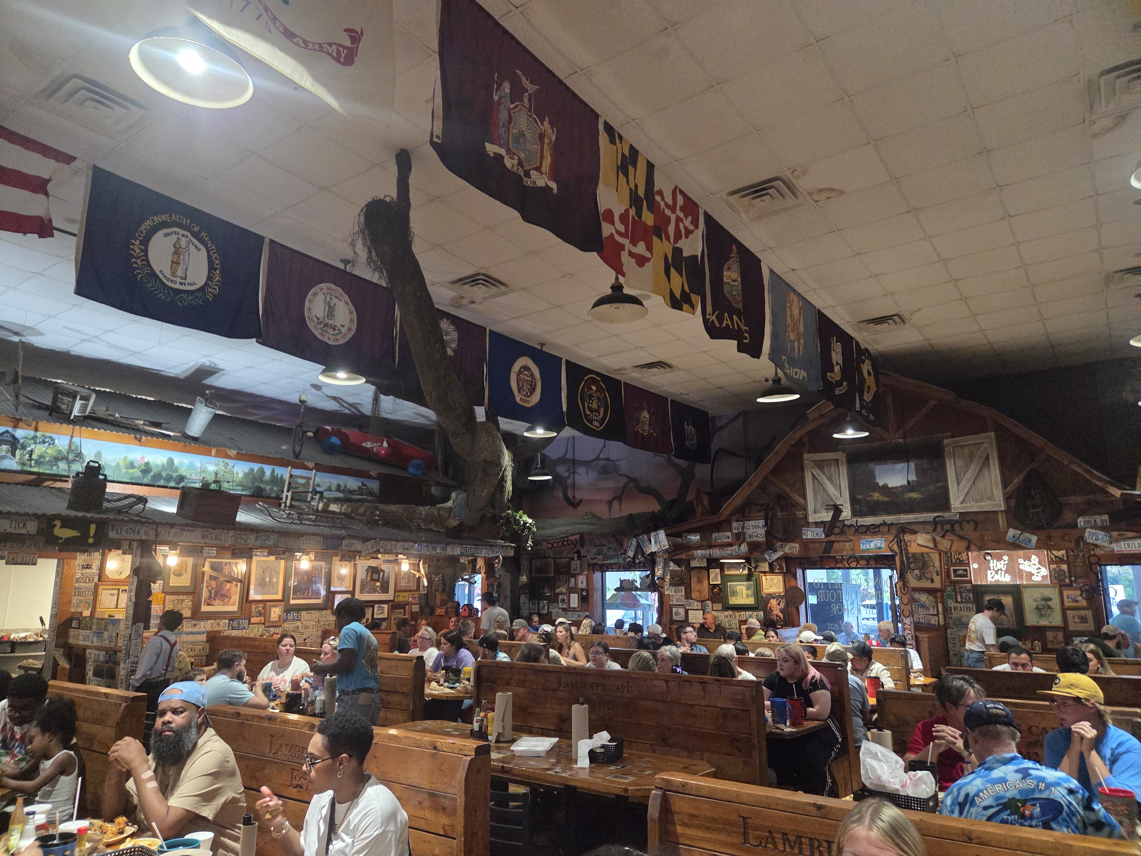 Visiting Lambert’s Cafe in Sikeston: Home of the Throwed Rolls {Missouri}